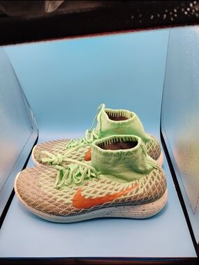 Nike Lunar Epic Flyknit Athletic Shoes